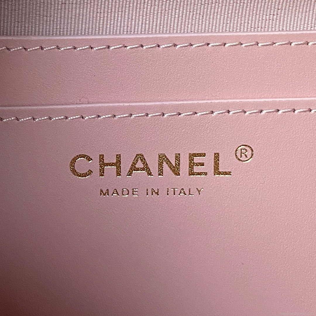 Chanel AS4058 Backpack Grained Shiny Calfskin & Gold-Tone Metal Pink