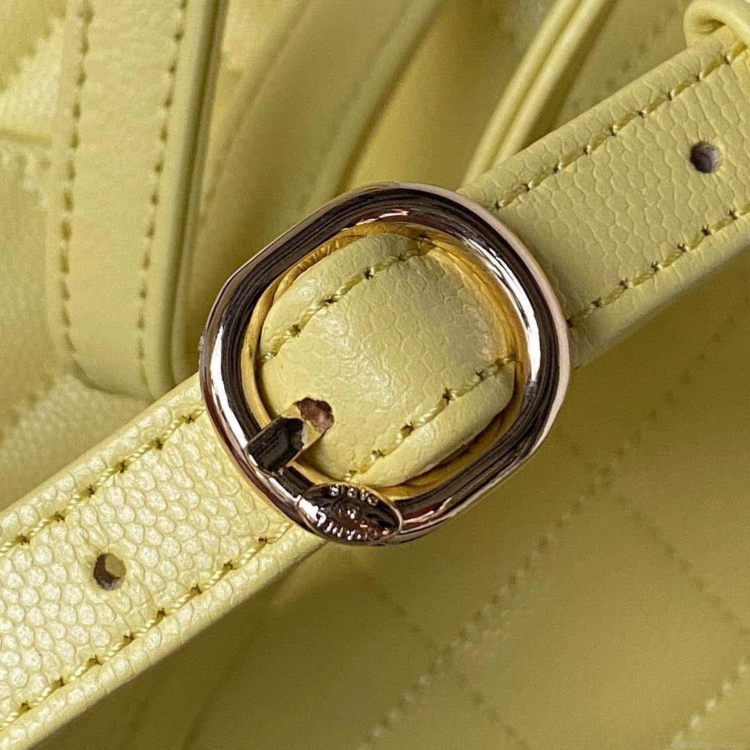 Chanel AS4058 Backpack Grained Shiny Calfskin & Gold-Tone Metal Yellow