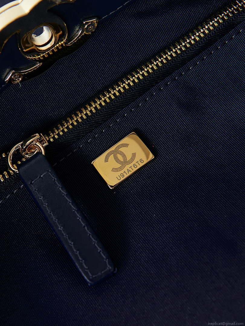 Chanel AS1010 31 Larage Shopping Bag Shiny Lambskin Navy Blue