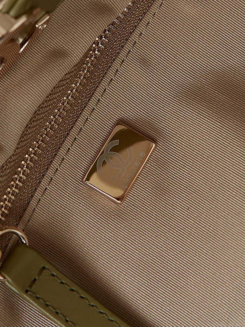 Chanel AS1010 31 Larage Shopping Bag Shiny Lambskin Green