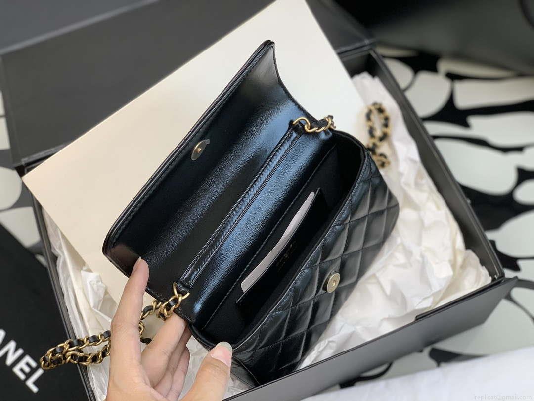 Chanel AP3484 CLUTCH WITH CHAIN Shiny Lambskin & Gold-Tone Metal