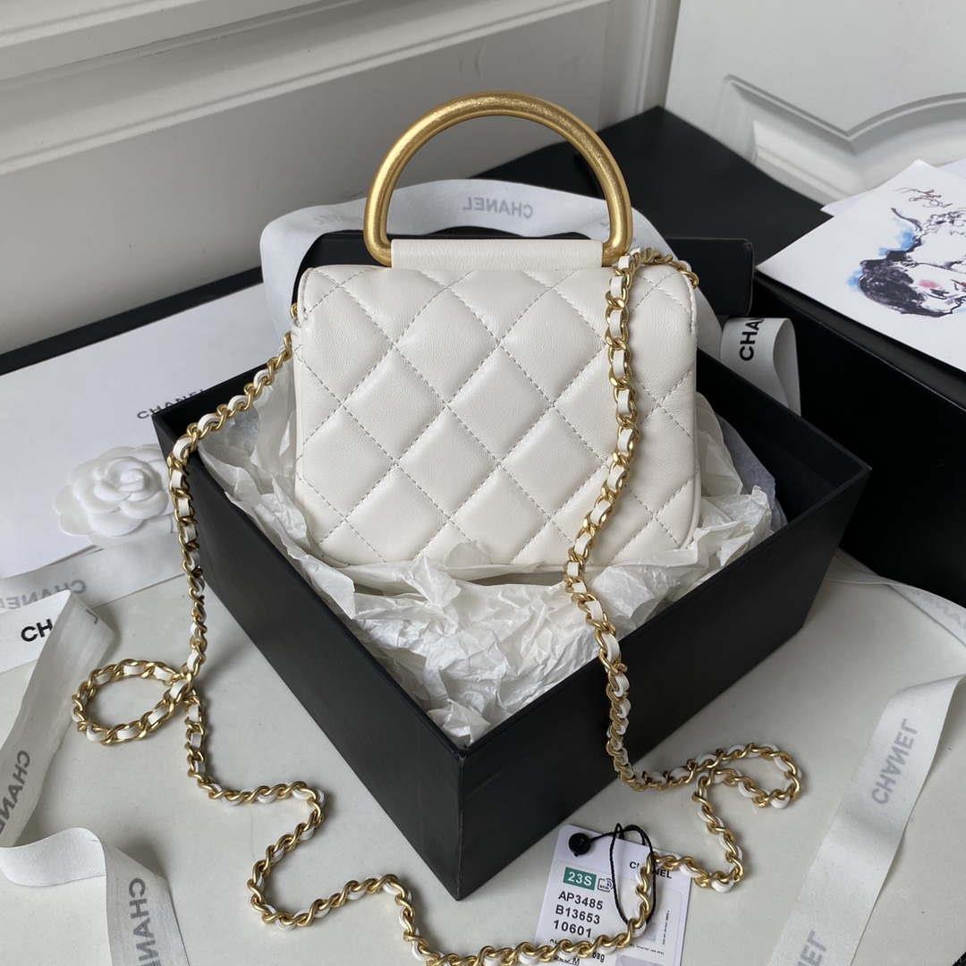 Chanel AP3485 Clutch With Chain Shiny Lambskin & Gold-Tone Metal White