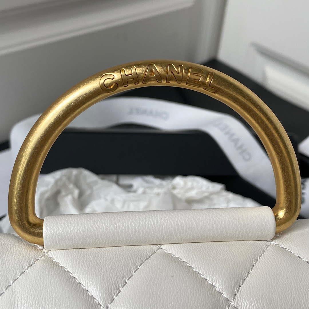Chanel AP3485 Clutch With Chain Shiny Lambskin & Gold-Tone Metal White