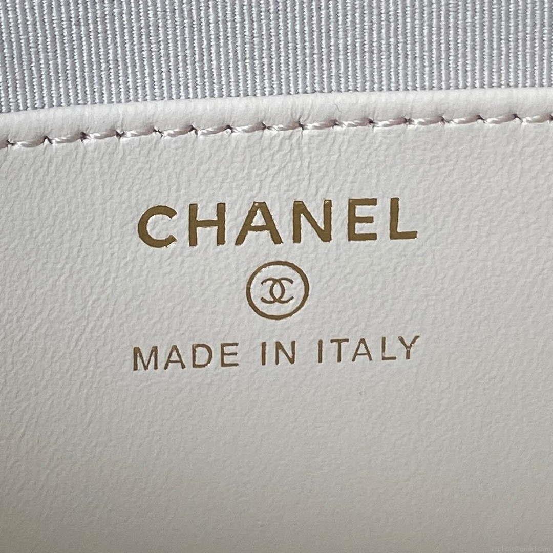 Chanel AP3485 Clutch With Chain Shiny Lambskin & Gold-Tone Metal White