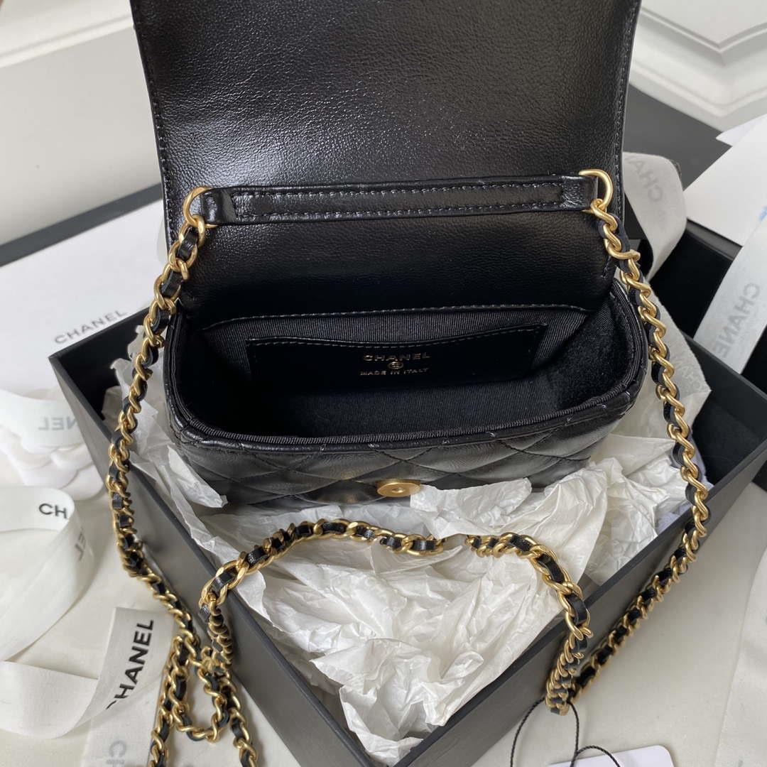 Chanel AP3485 Clutch With Chain Shiny Lambskin & Gold-Tone Metal Black