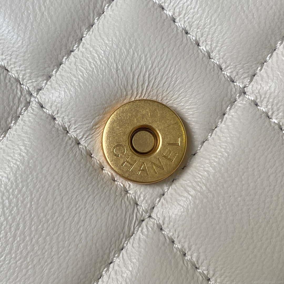 Chanel AP3484 CLUTCH WITH CHAIN Shiny Lambskin & Gold-Tone Metal White