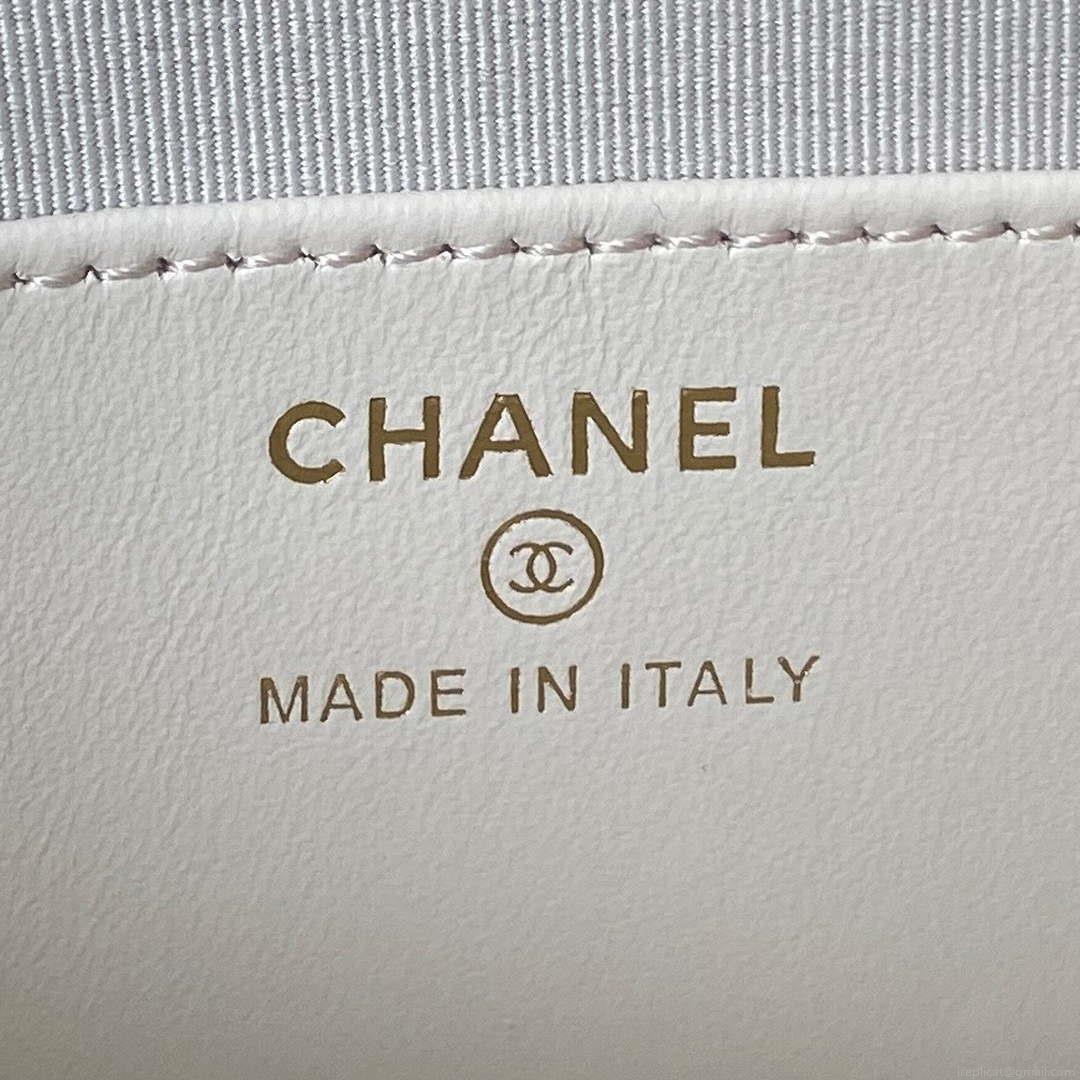 Chanel AP3484 CLUTCH WITH CHAIN Shiny Lambskin & Gold-Tone Metal White
