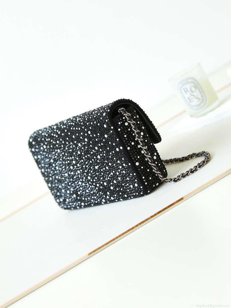 Chanel AS4372 Clutch Bag Strass Crystal Pearls & Ruthenium-Finish Metal