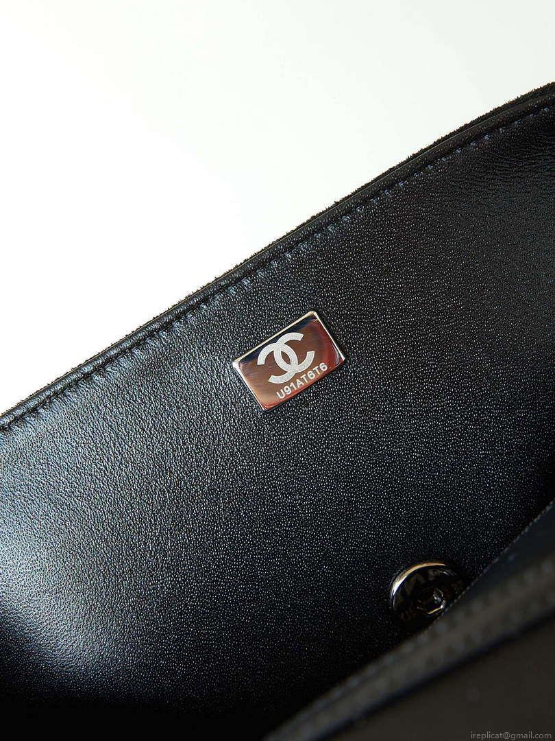 Chanel AS4372 Clutch Bag Strass Crystal Pearls & Ruthenium-Finish Metal