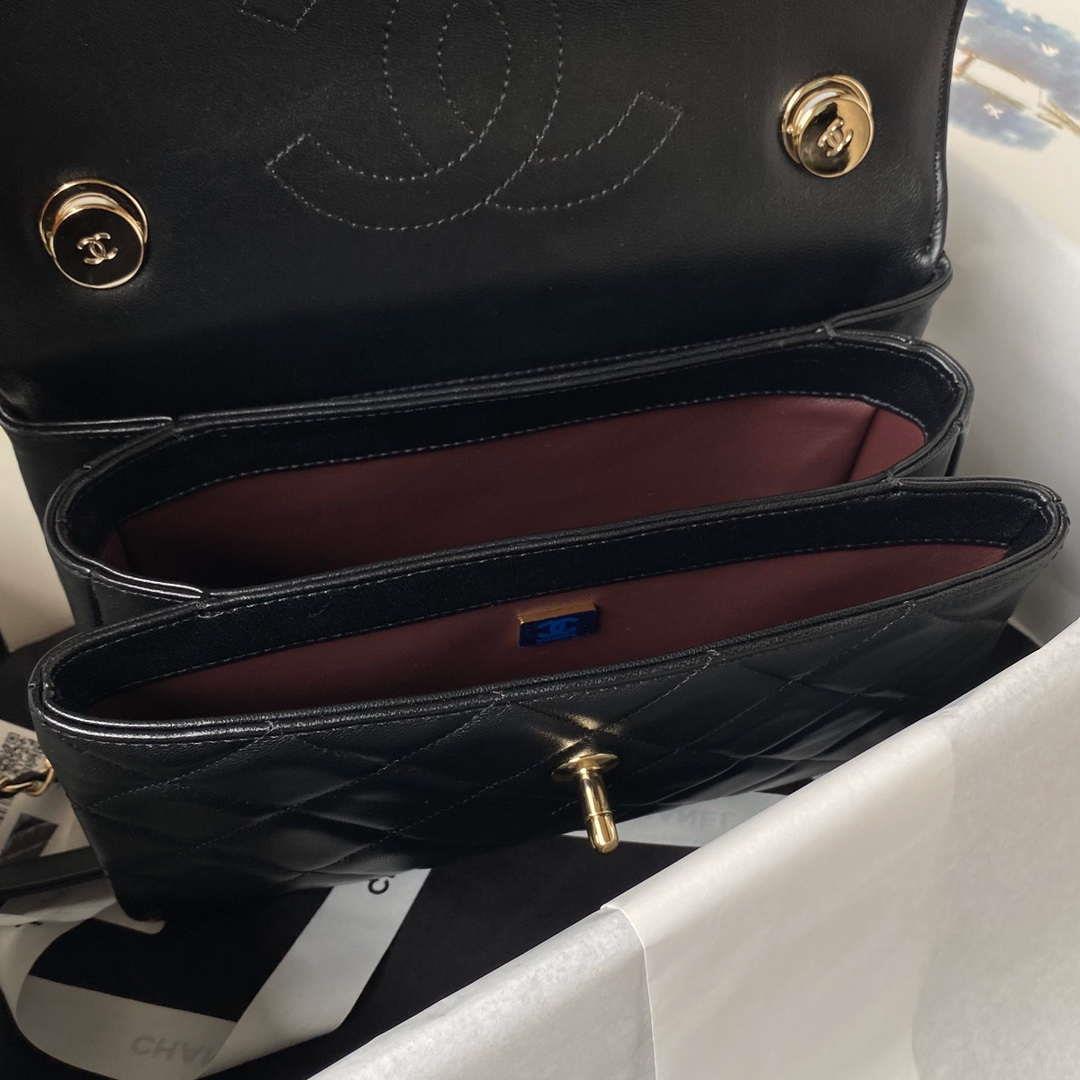 Chanel 24C Trendy CC Flap Bag With Top Handle Lambskin bag A92236 Black Gold