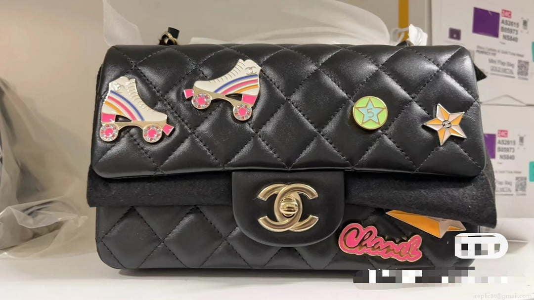 Chanel 24C AS1116 Small Flap bag Lambskin A69900 Black