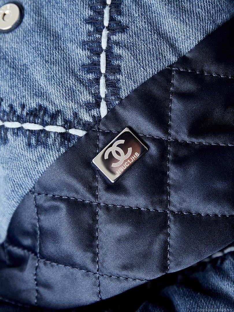 Chanel AS3260 22 Small Handbag Silver Tone-Metal Canvas Blue Denim