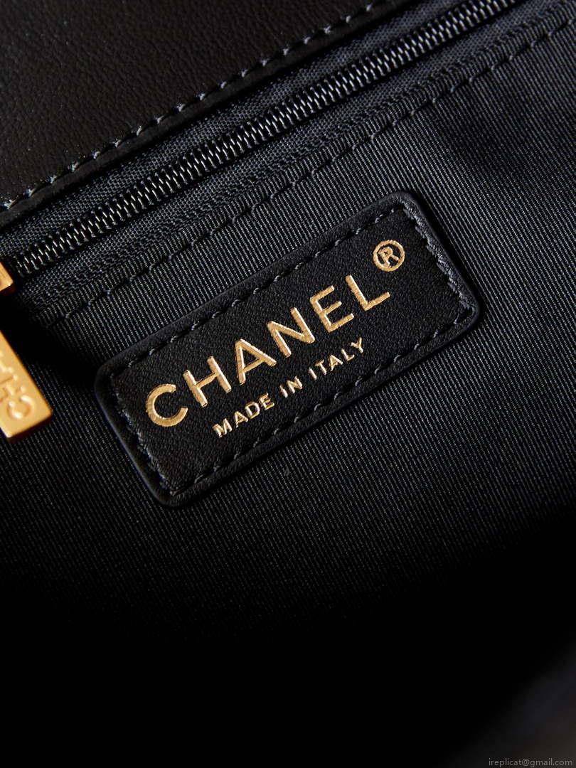 Chanel AS4668 Large Hobo Bag Shiny Calfskin & Gold-Tone Metal Black