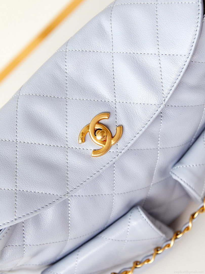 Chanel AS4668 Large Hobo Bag Shiny Calfskin & Gold-Tone Metal Light Purple