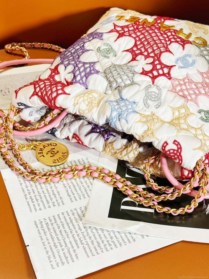 Chanel 22 Mini Handbag AS3980 Lace Patchwork & Gold-Tone Metal Multicolour