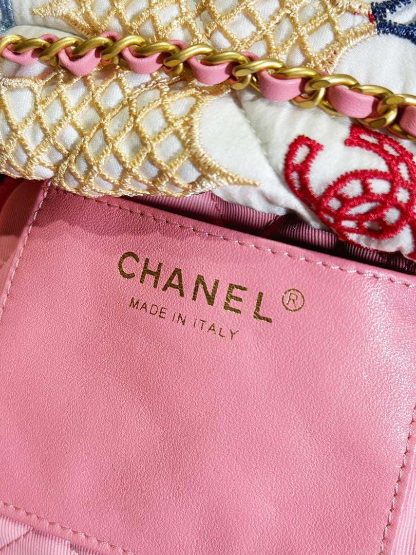Chanel 22 Mini Handbag AS3980 Lace Patchwork & Gold-Tone Metal Multicolour