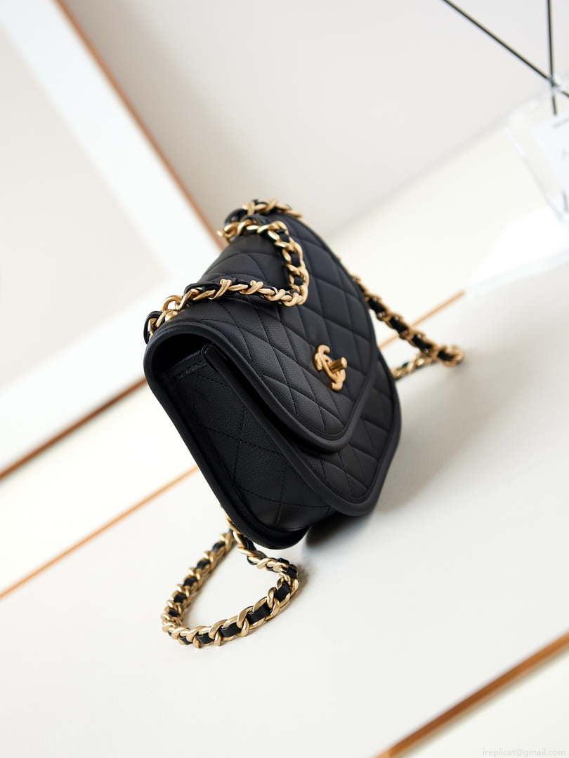 Chanel Messenger Bag Calfskin & Gold-Tone Metal AS4845 Black Lambskin