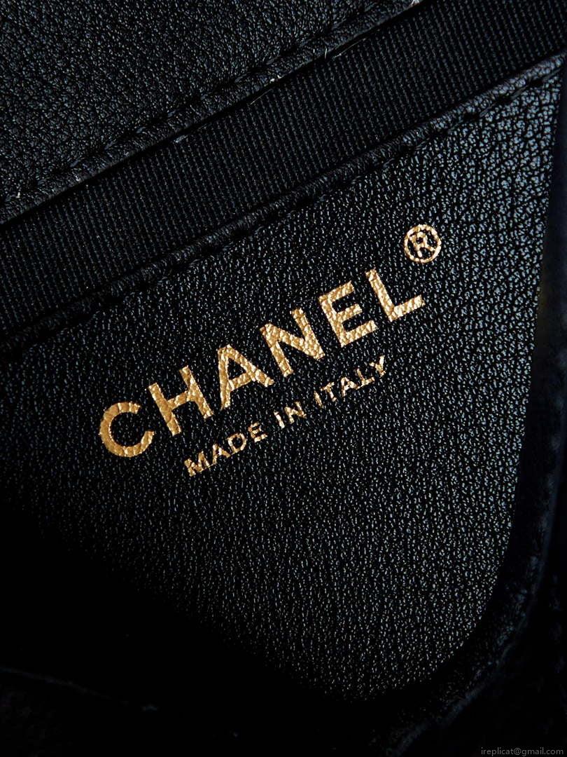 Chanel Messenger Bag Calfskin & Gold-Tone Metal AS4845 Black Lambskin