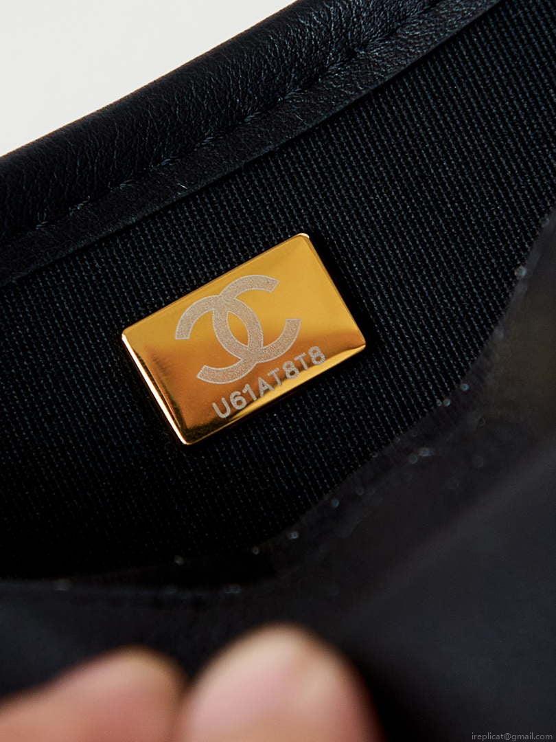 Chanel Messenger Bag Calfskin & Gold-Tone Metal AS4845 Black Lambskin