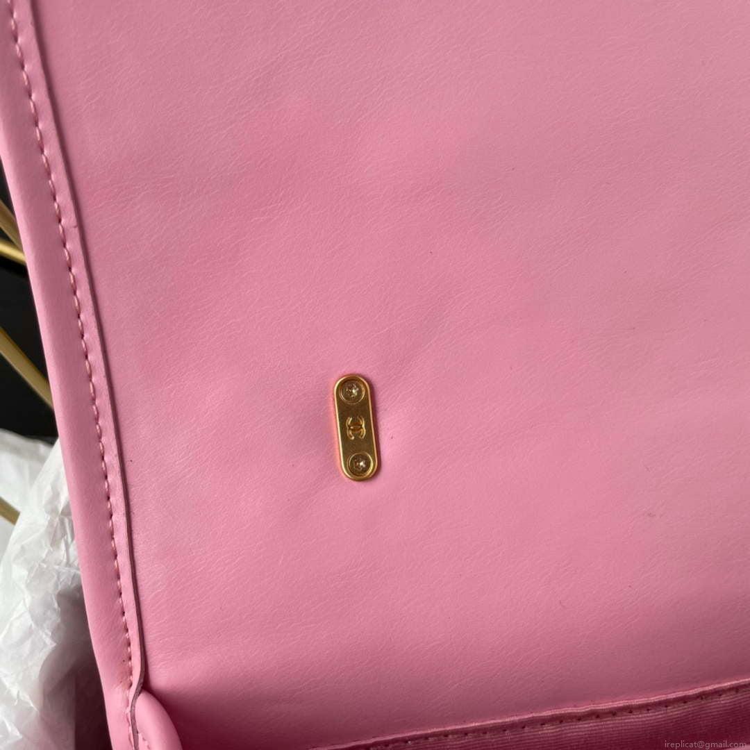 Chanel Messenger Bag Calfskin & Gold-Tone Metal AS4845 Pink Lambskin
