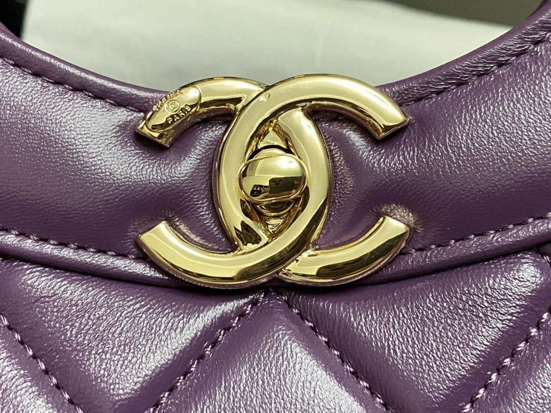 Chanel AS4854 Shopping Bag Shiny Lambskin & Gold-Tone Metal Purple