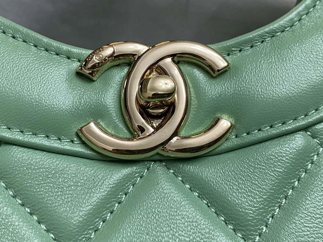 Chanel AS4854 Shopping Bag Shiny Lambskin & Gold-Tone Metal Green