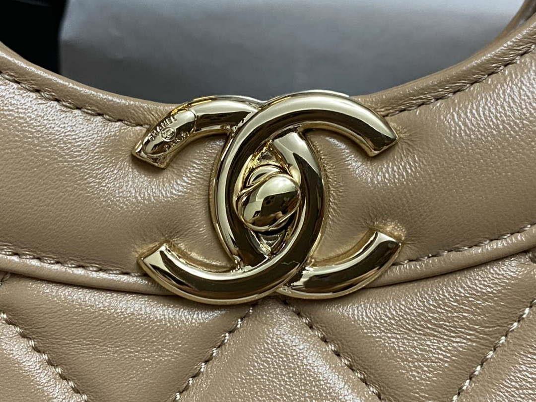 Chanel AS4854 Shopping Bag Shiny Lambskin & Gold-Tone Metal Brown