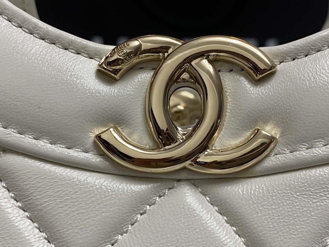Chanel AS4853 Shopping Bag Shiny Lambskin & Gold-Tone Metal White