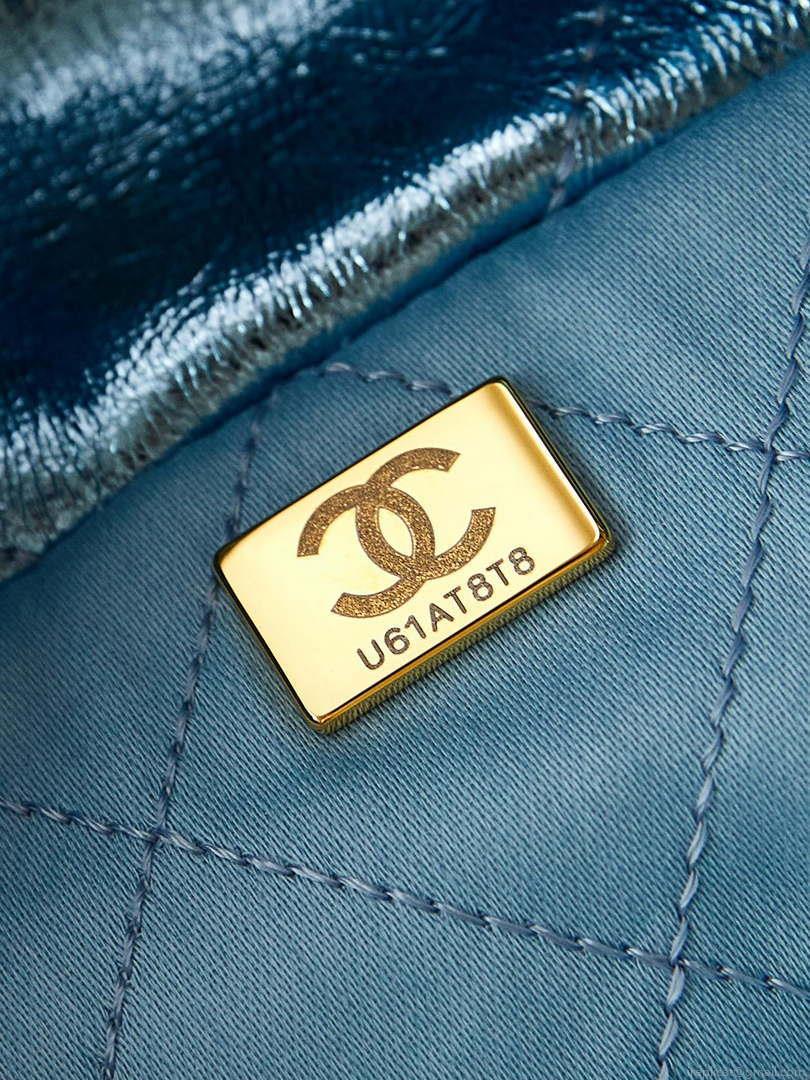 Chanel 22 Small Handbag Fantasy color Calfskin & Gold-Tone Metal AS3260 Blue