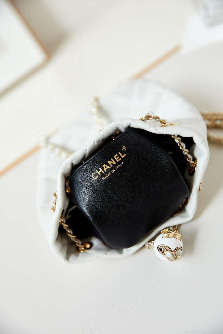 Chanel AS4810 Backpack Shiny Lambskin & Gold-Tone Metal White