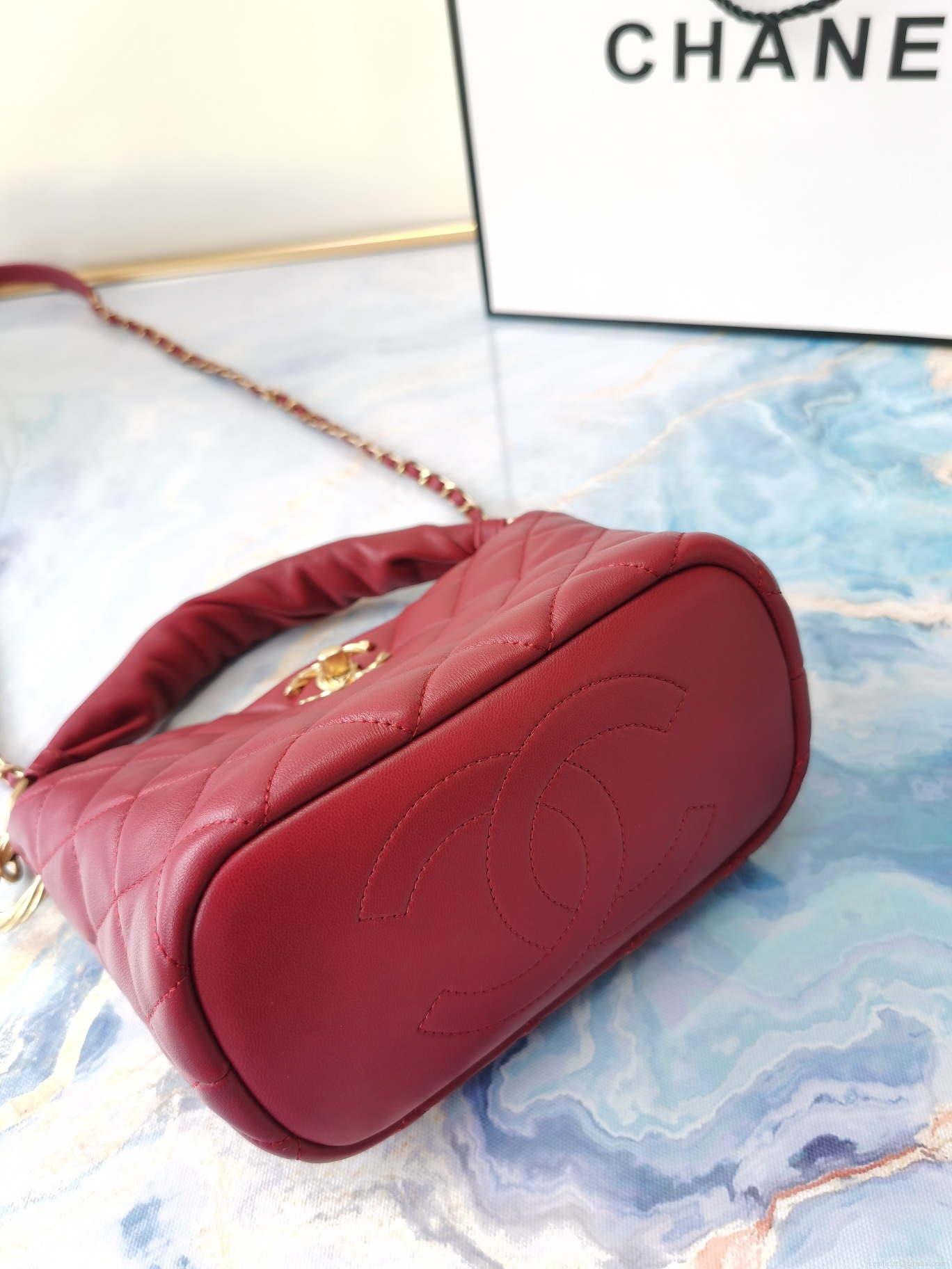 Chanel as2989 Chain lambskin bag with top handle red
