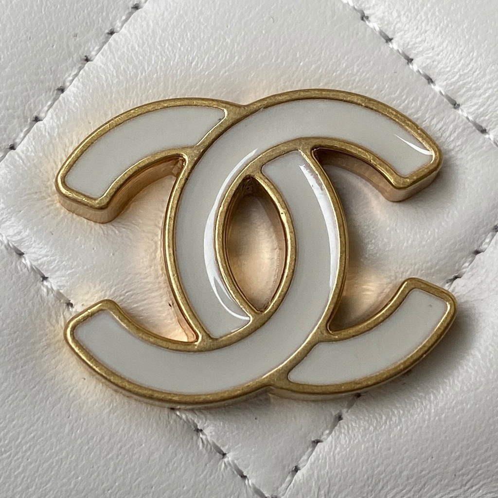 Chanel AP2635 Clutch With Chain Lambskin White