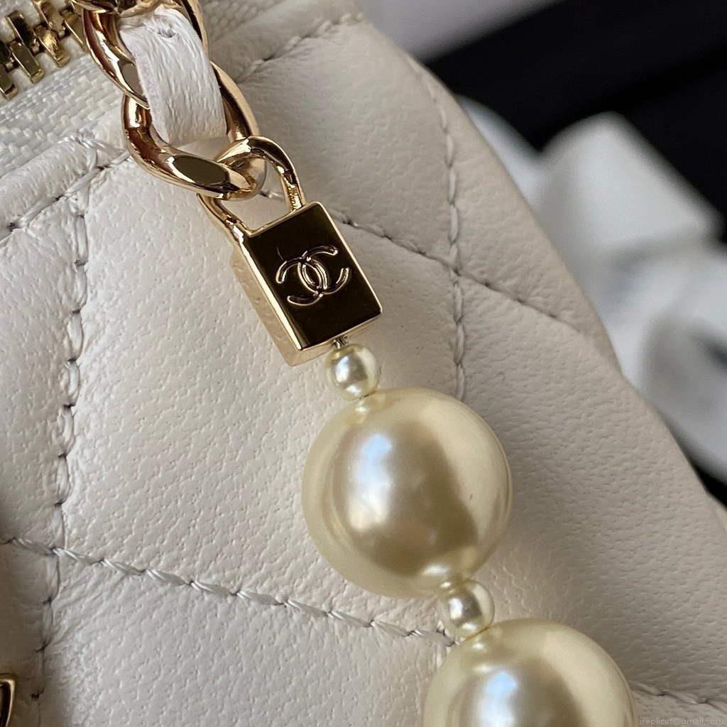 Chanel AP2581 Small Vanity with Chain lambskin White