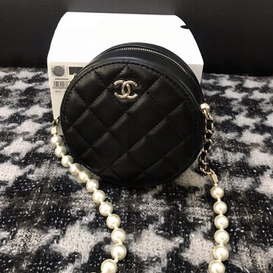 Chanel A68055 Chanel clutch with chain Round Bag Lambskin Black