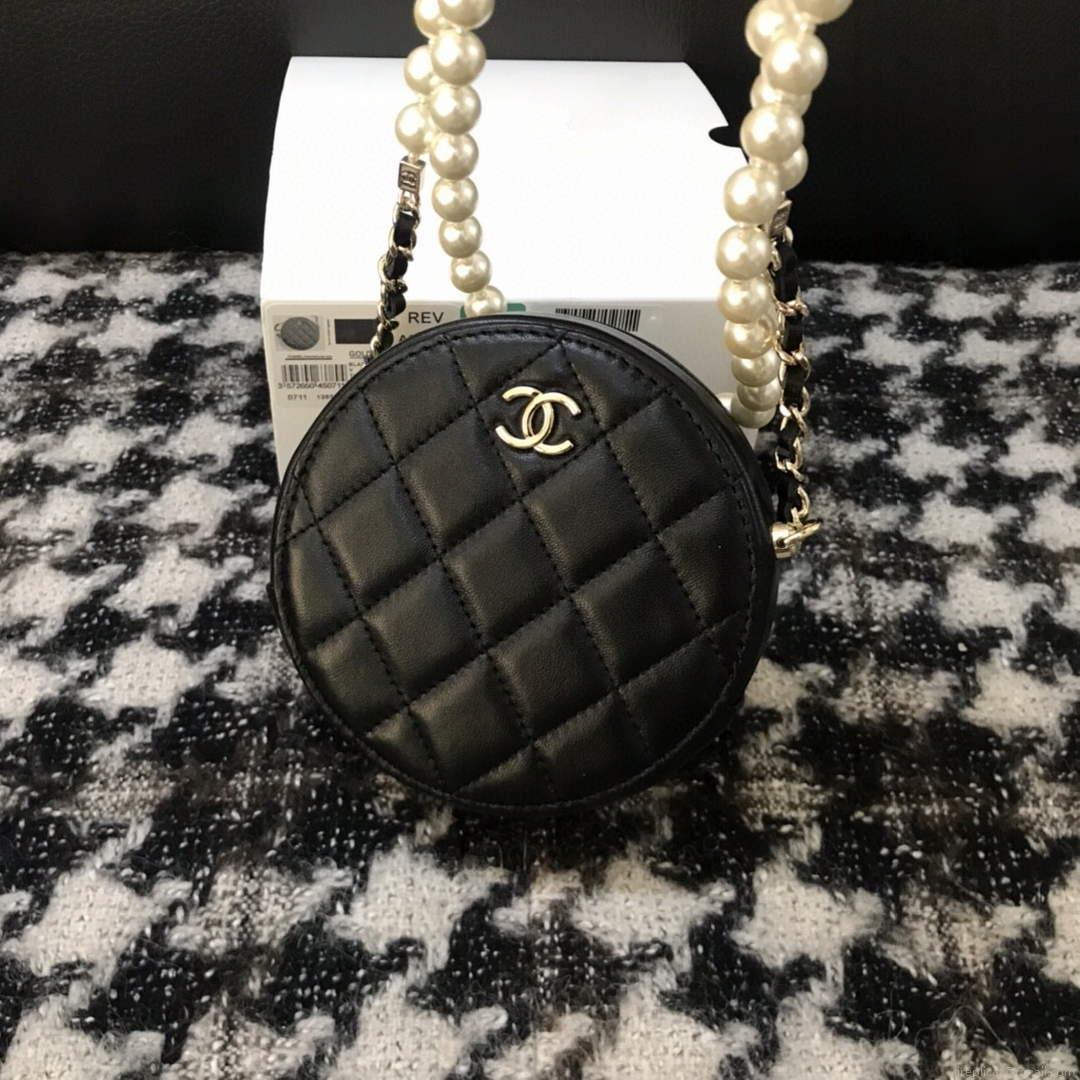 Chanel A68055 Chanel clutch with chain Round Bag Lambskin Black