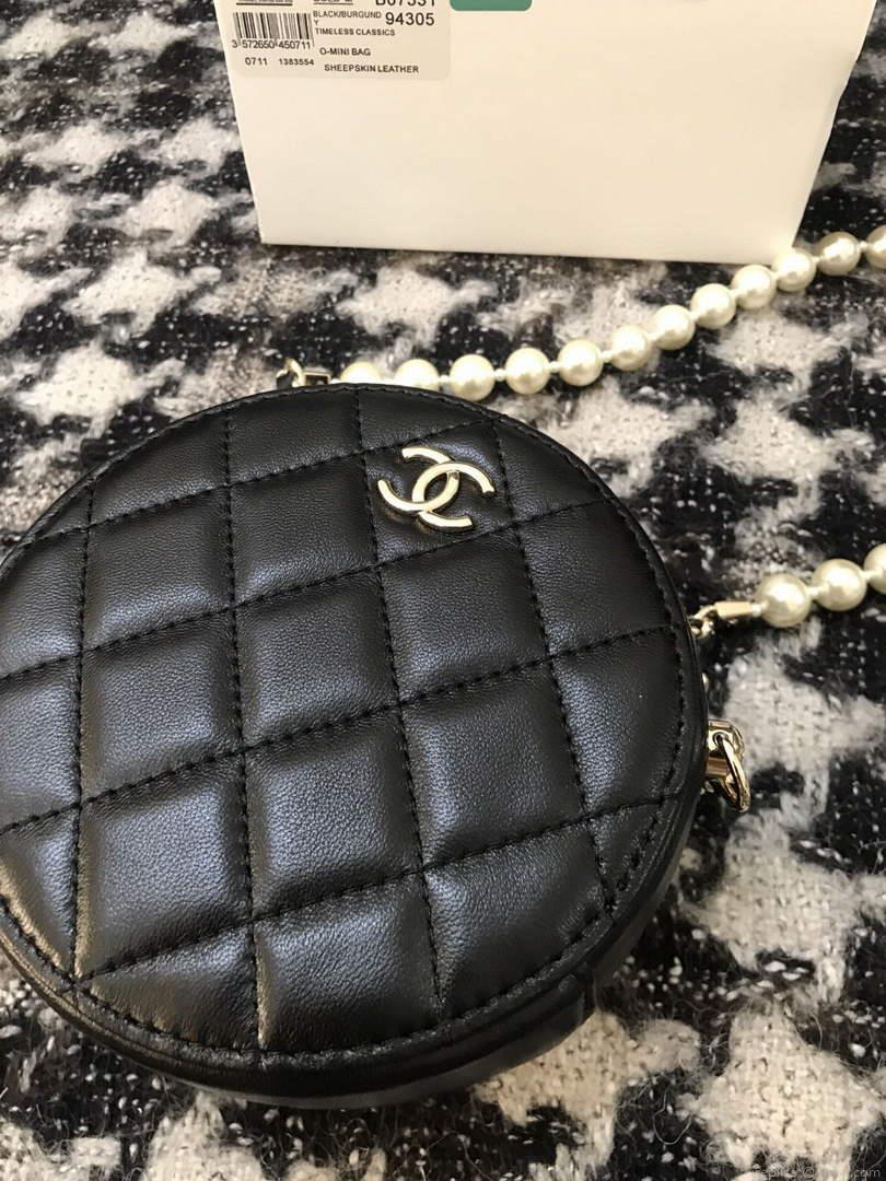 Chanel A68055 Chanel clutch with chain Round Bag Lambskin Black