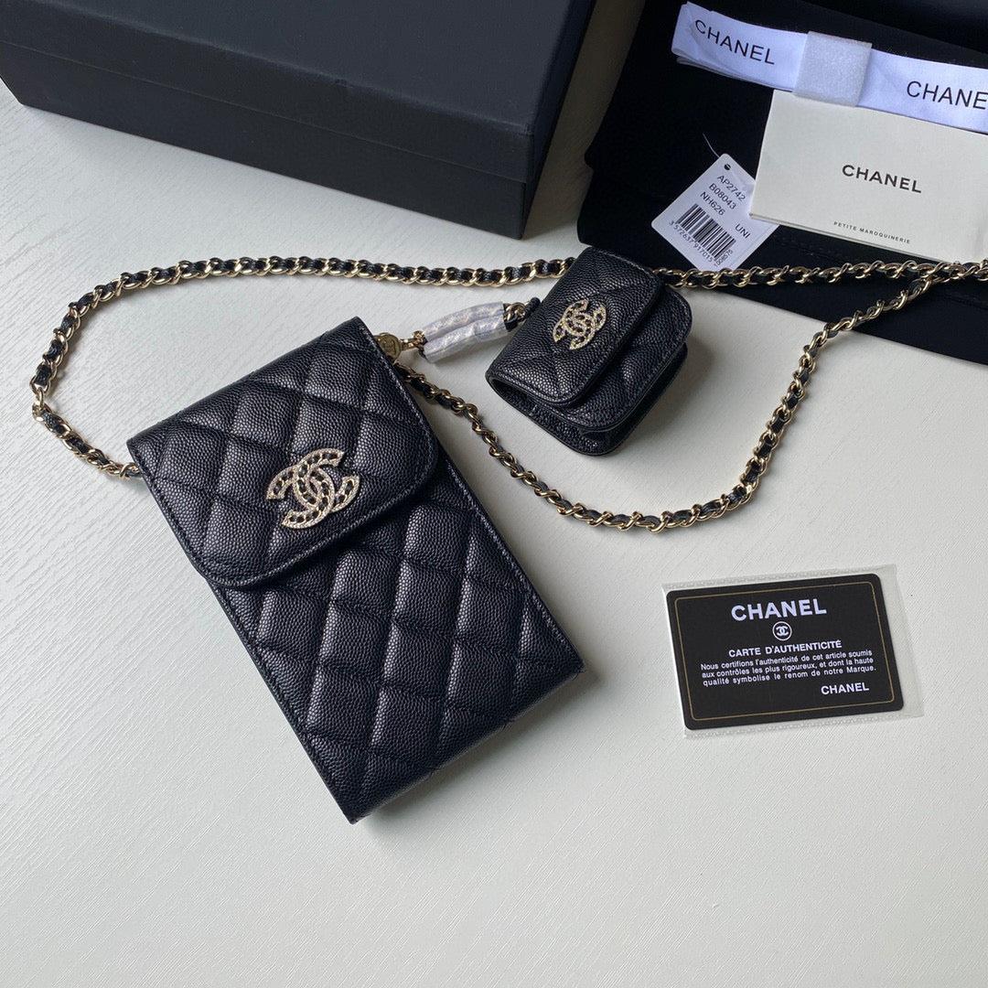 Chanel Phone Airpods Pro Case with Chain Grained Shiny AP2740 black