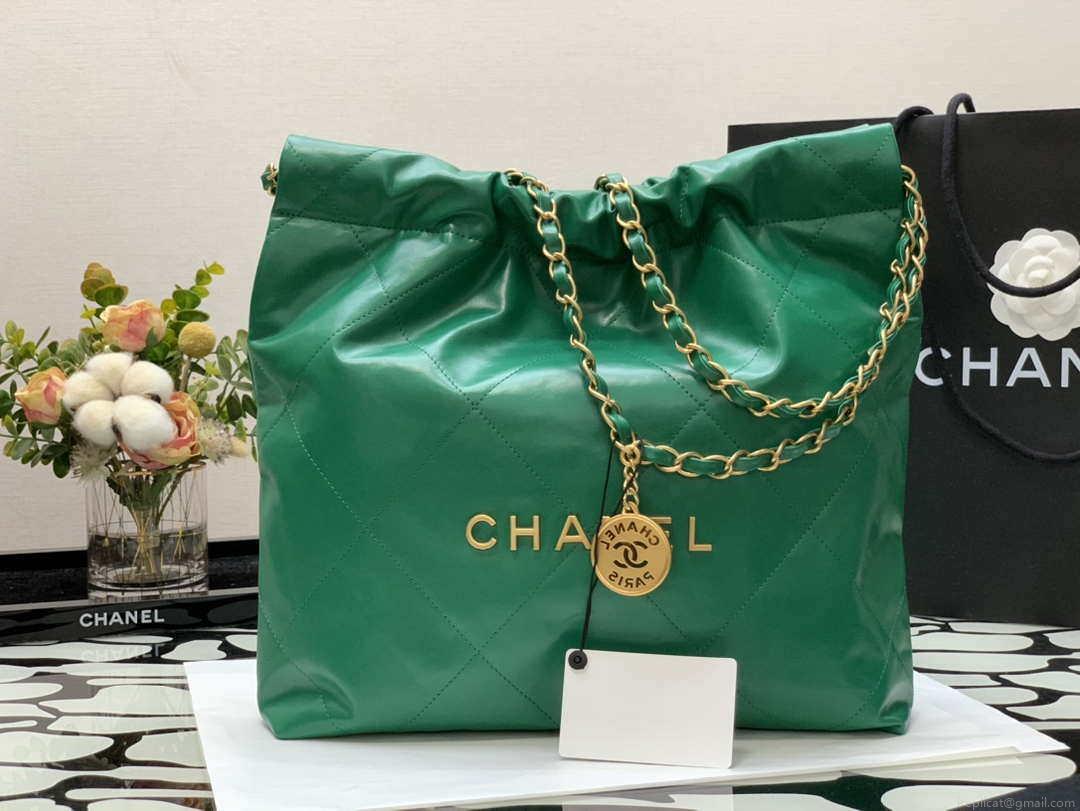 Chanel AS3260 22 Small Handbag Shiny Calfskin Green Gold Metal