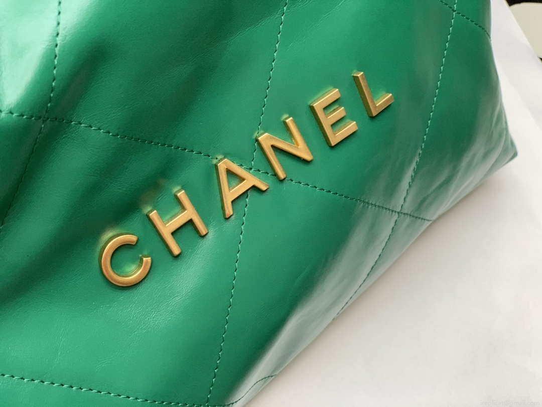 Chanel AS3260 22 Small Handbag Shiny Calfskin Green Gold Metal