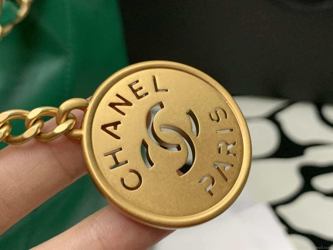 Chanel AS3260 22 Small Handbag Shiny Calfskin Green Gold Metal