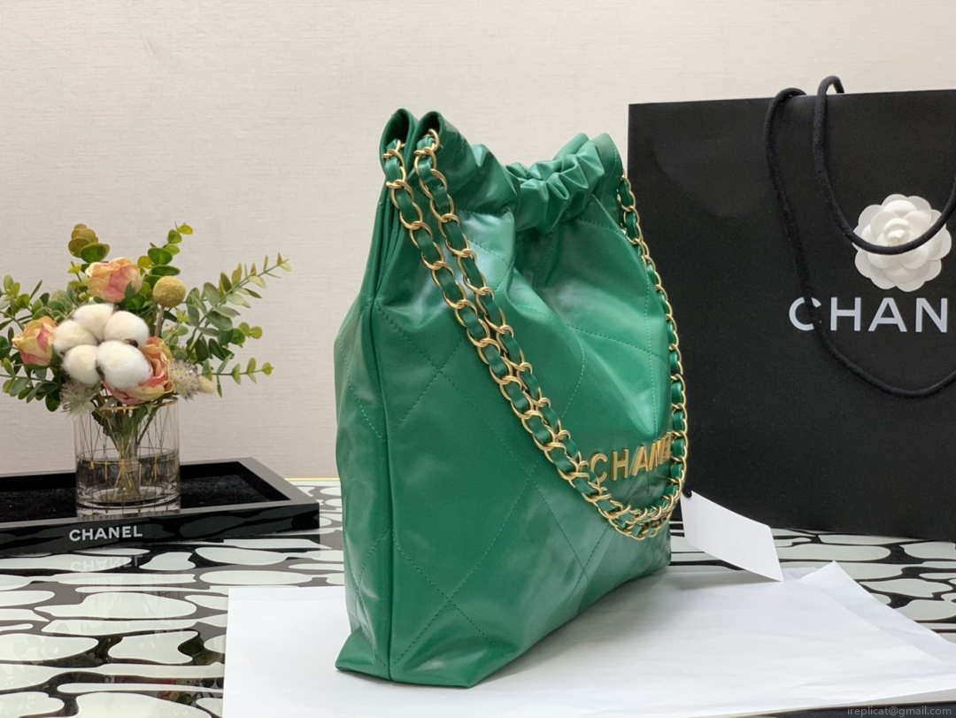 Chanel AS3260 22 Small Handbag Shiny Calfskin Green Gold Metal