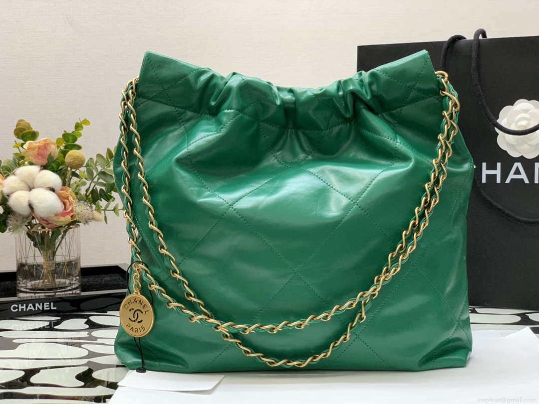 Chanel AS3260 22 Small Handbag Shiny Calfskin Green Gold Metal