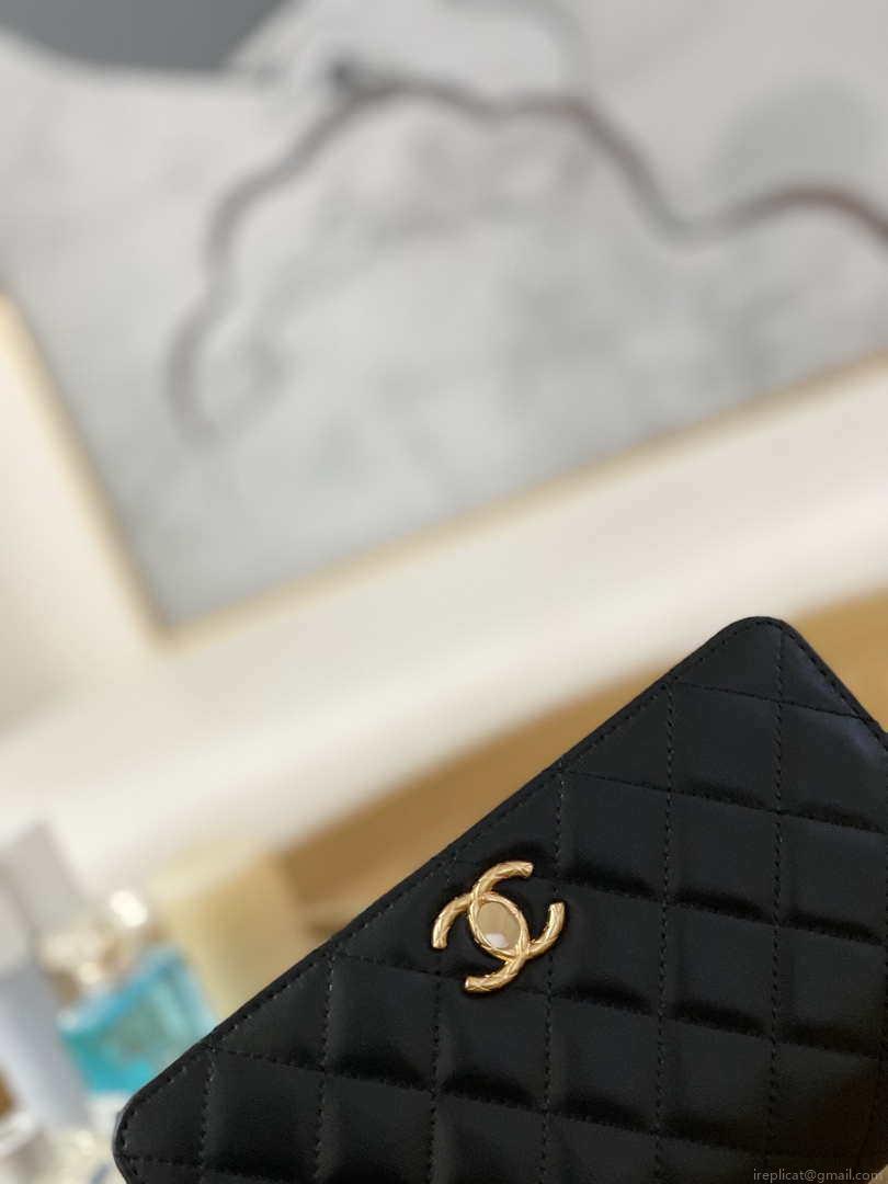 Chanel AP3043 WALLET ON CHAIN Lambskin & Gold-Tone Metal Black