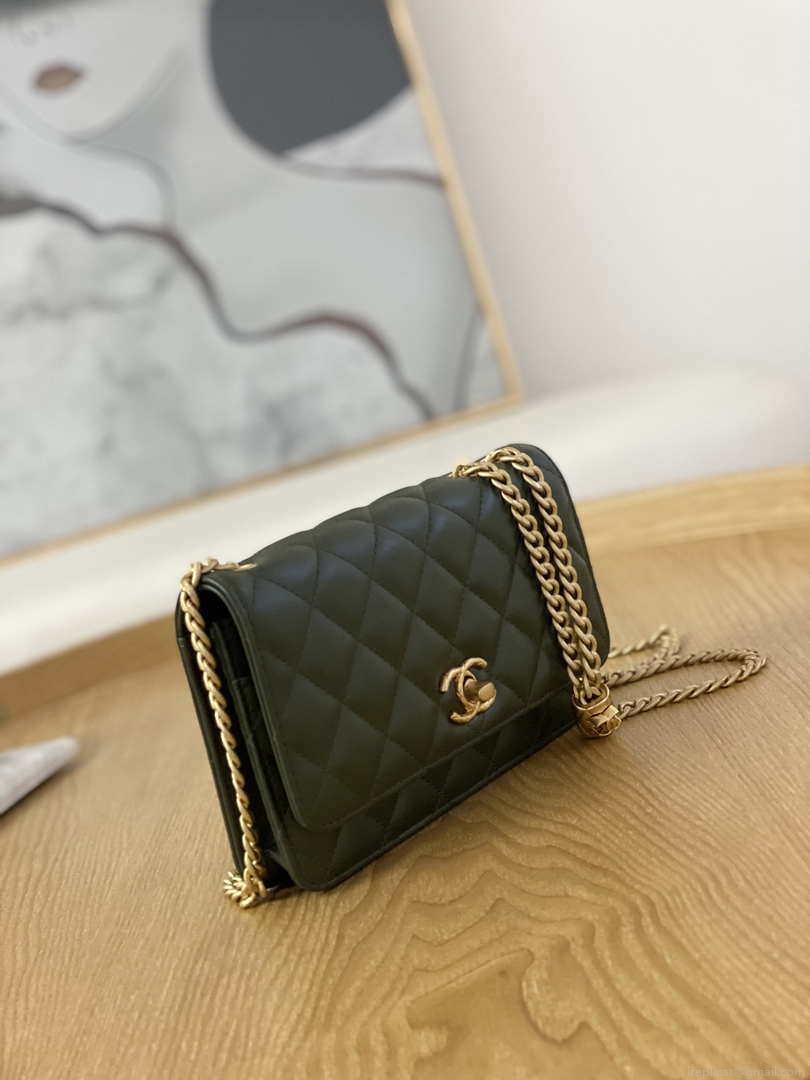 Chanel AP3043 WALLET ON CHAIN Lambskin & Gold-Tone Metal Green
