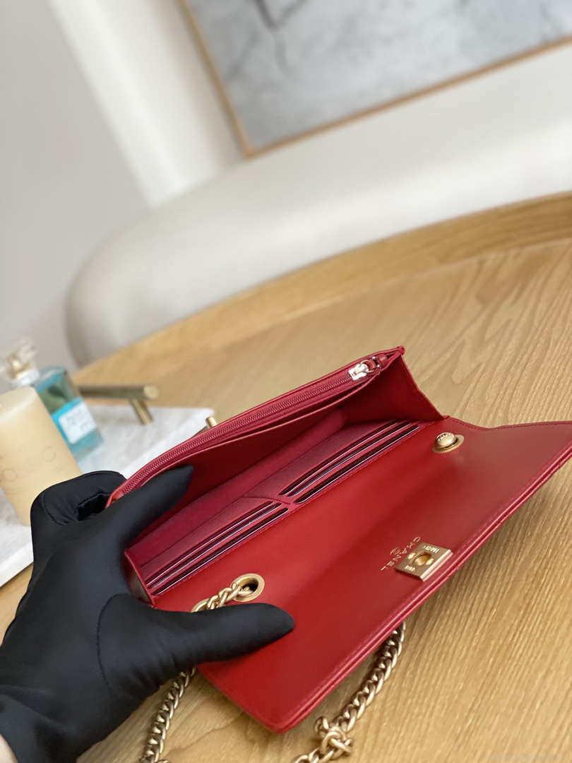 Chanel AP3043 WALLET ON CHAIN Lambskin & Gold-Tone Metal Red