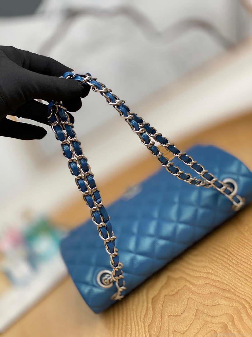 Chanel A01112 Flap Handbag Classic Grained shiny Calfskin Navy Blue Silver