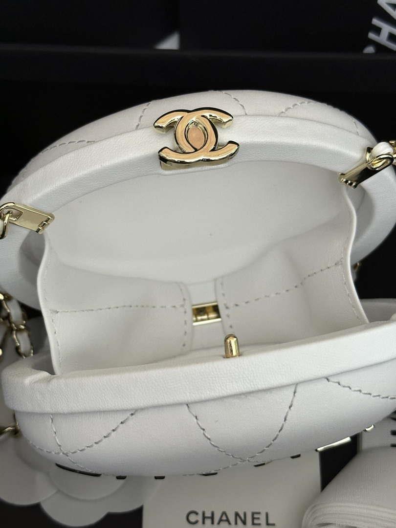 Chanel AP3252 Clutch With Chain Lambskin White