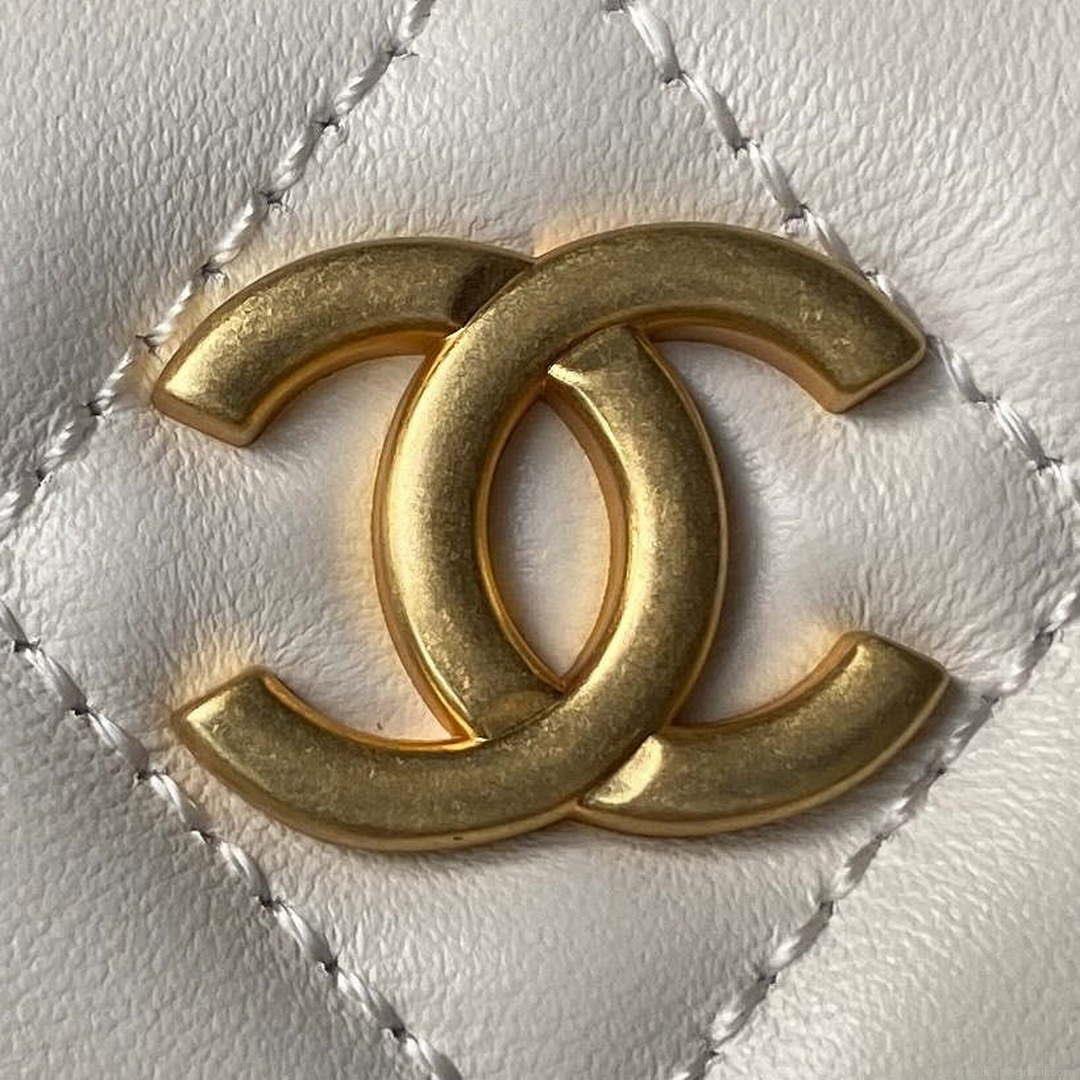 Chanel AS4368 Large HOBO Bag Shiny Crumpled Lambskin & Gold-Tone Metal White