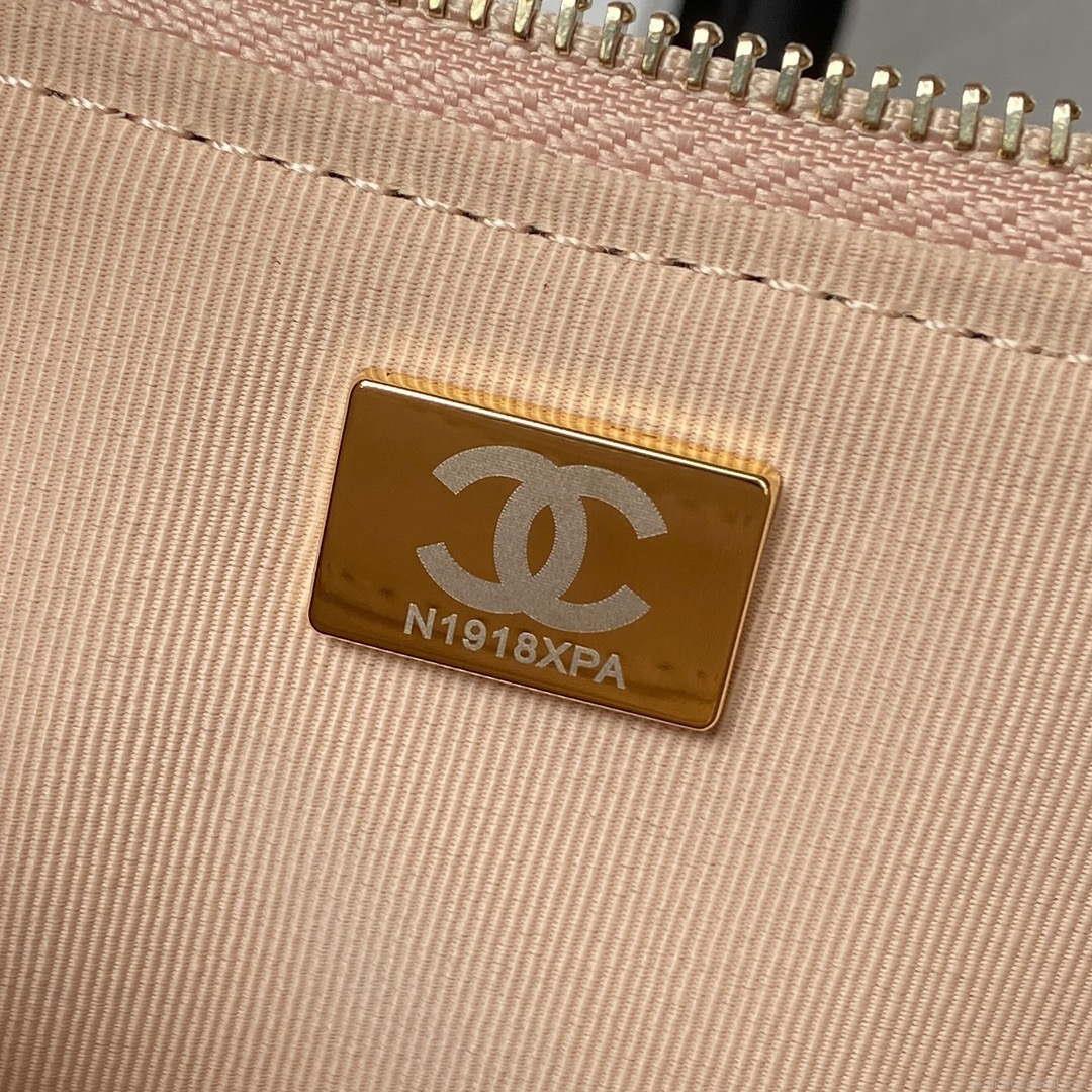 Chanel AS4368 Large HOBO Bag Shiny Crumpled Lambskin & Gold-Tone Metal Apricot