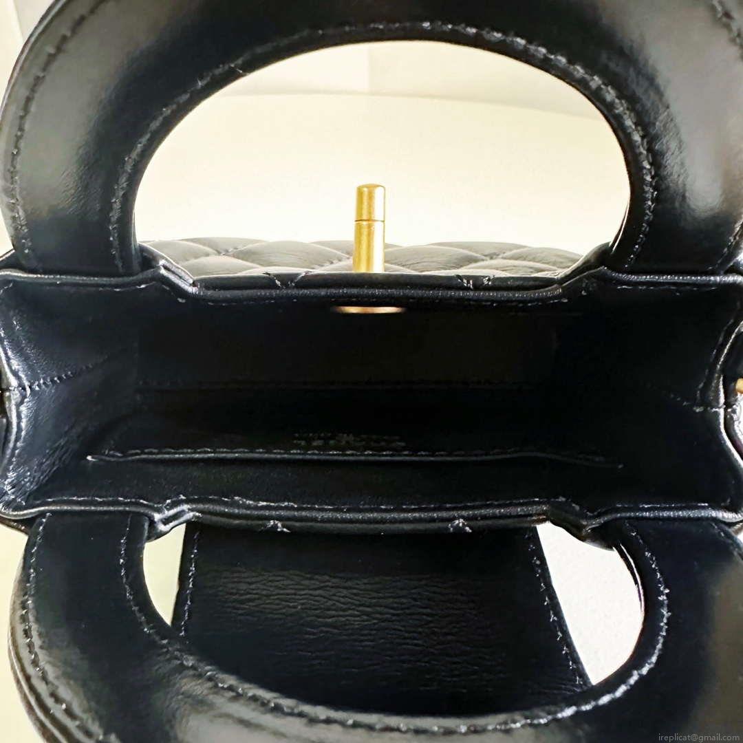Chanel AP3435 Shiny aged calfskin & gold-tone metal Black